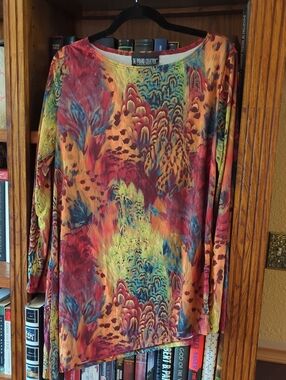 The Pyramid Collection Tunic Top Large